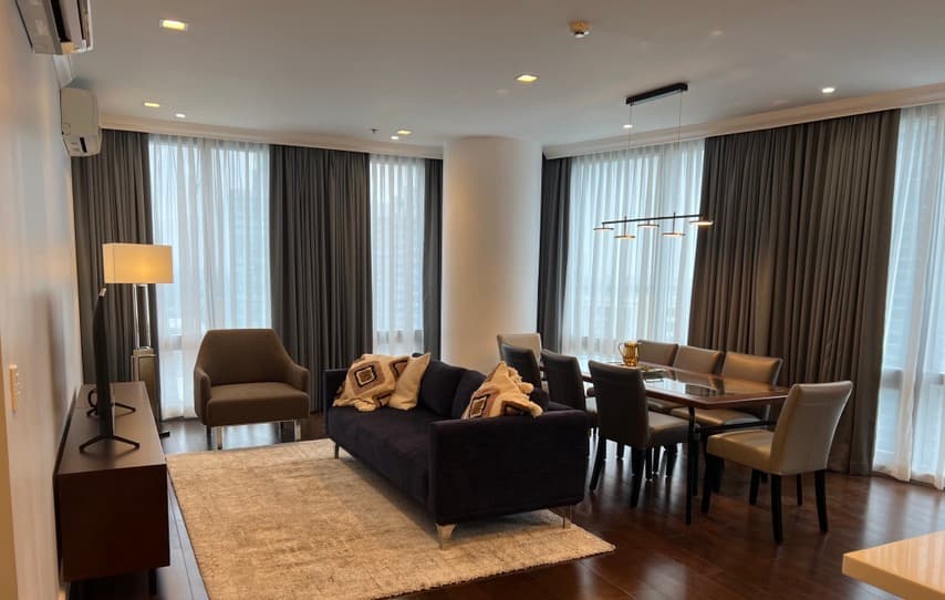 2BR Fully-furnished w/ Tandem Parking in BGC  - The Suites